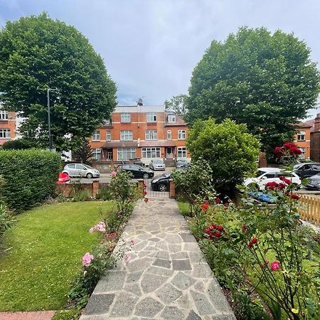 Cozy 3 Bedroom Holiday Home! Londen Buitenkant foto