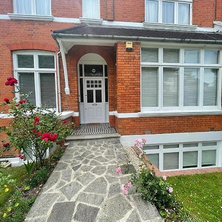 Cozy 3 Bedroom Holiday Home! Londen Buitenkant foto