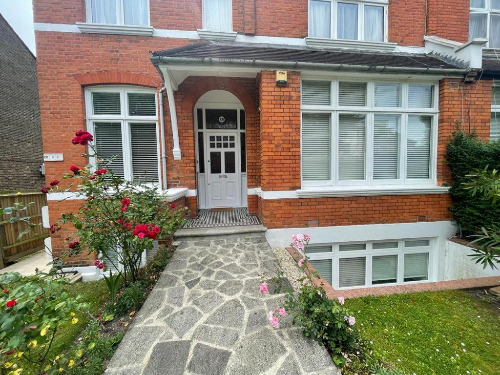 Cozy 3 Bedroom Holiday Home! Londen Buitenkant foto