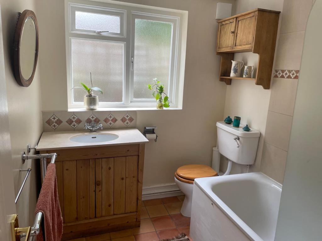 Cozy 3 Bedroom Holiday Home! Londen Buitenkant foto