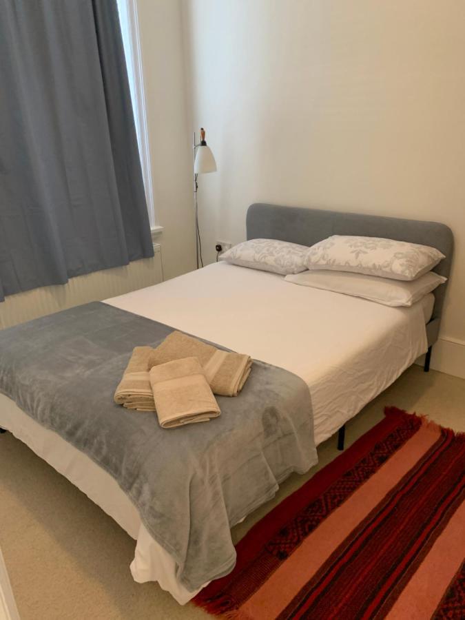 Cozy 3 Bedroom Holiday Home! Londen Buitenkant foto