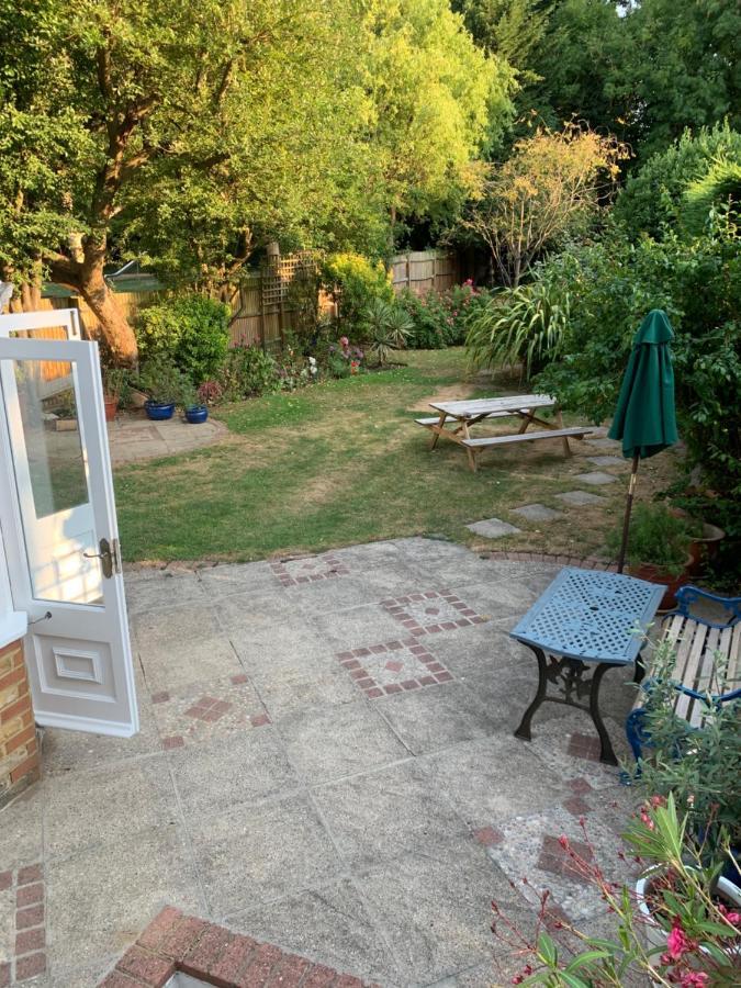 Cozy 3 Bedroom Holiday Home! Londen Buitenkant foto